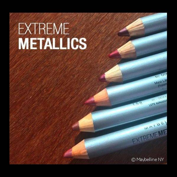 Os batons Extreme Metallics s?o em forma de l?pis e t?m efeito matte com toque metalizado (Foto: Maybelline NY)